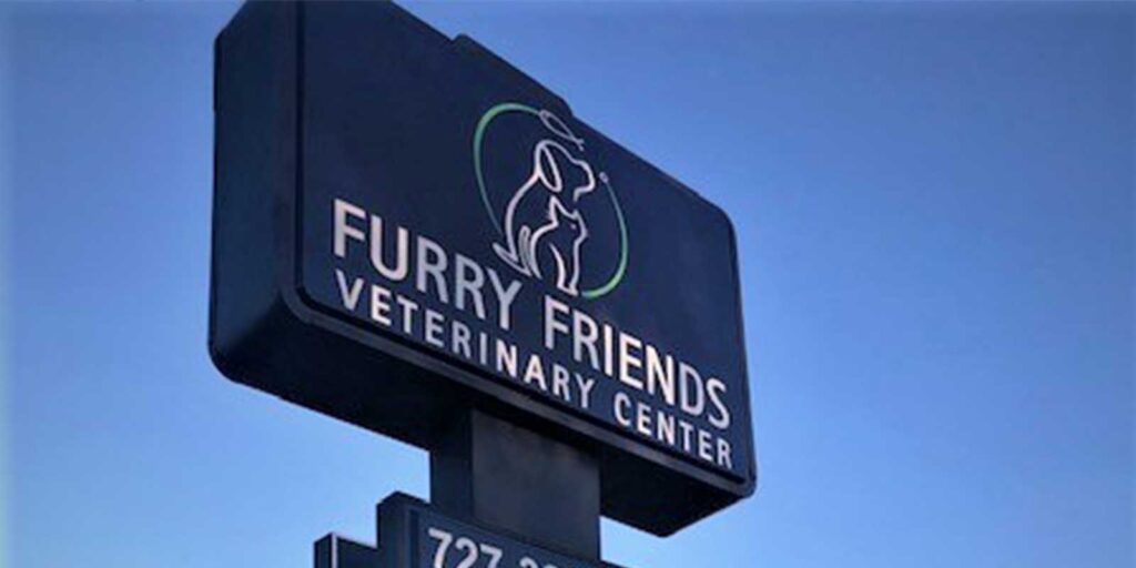 Veterinary Pole Sign